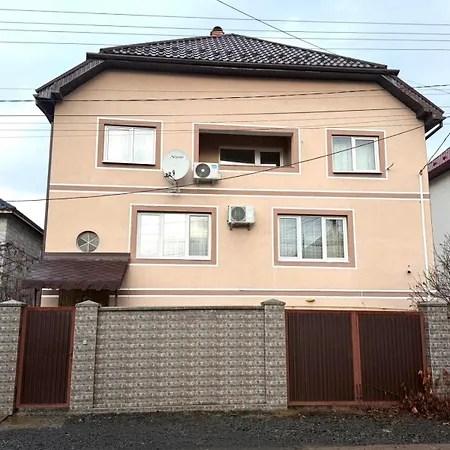 будинок в Holiday home Mukacheve